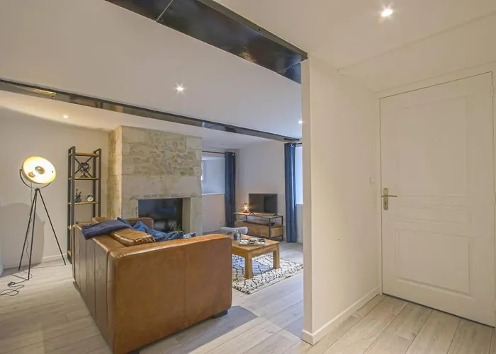 Victoire Duplex Atypique Cosy - Plein Centre Historique Proche Restaurants Commerces- Lumineux - Parking Gratuit A Proximite- Proche Plages Du Debarquement, Omaha Apartment Bayeux