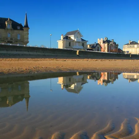 Apartment Duplex Atypique: Historic Retreat Near D-day Beaches *