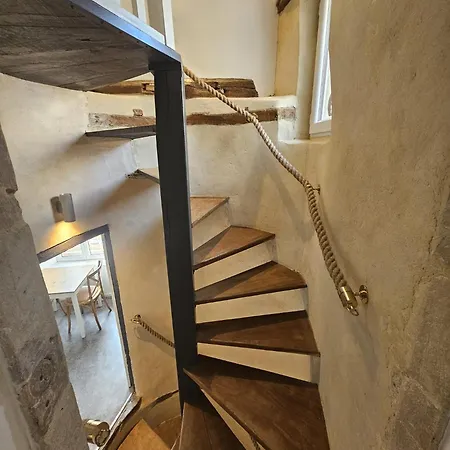 Duplex Atypique: Historic Retreat Near D-day Beaches Bayeux