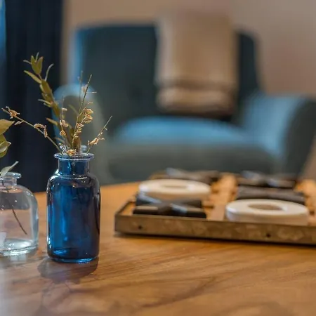 Duplex Atypique: Historic Retreat Near D-day Beaches *