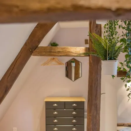 Duplex Atypique: Historic Retreat Near D-day Beaches Apartment *